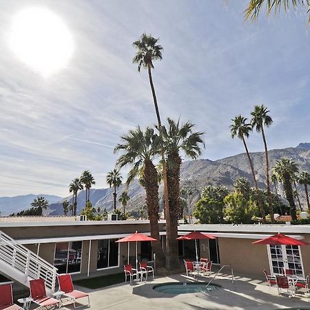 Bearfoot Inn - Clothing Optional Hotel For Gay Men Palm Springs Exterior photo